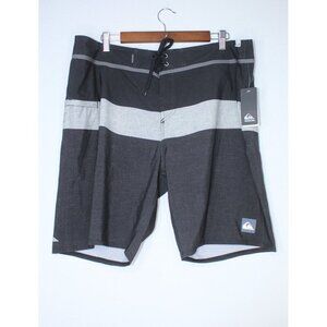 Quick Silver Swim Shorts Men's 40 Gray Black Scotch Guard Pockets Swimwear Beach